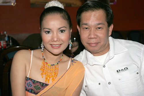 Wan mit Thaisängerin