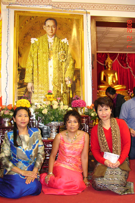 im Berliner Thai Tempel für Bhumibol Adulyadej 2008