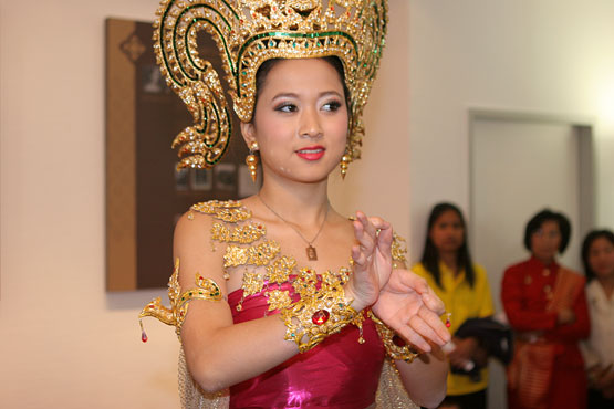 schöne Thai-Tänzerin in der Botschaft 2008