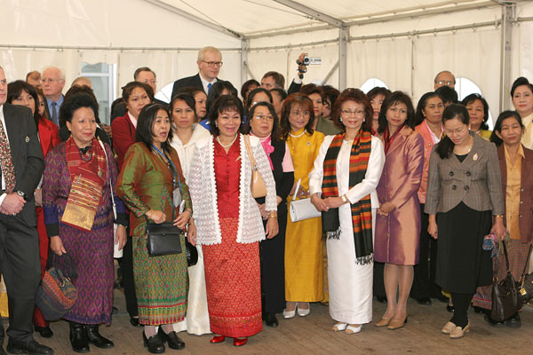 Thailänden feiern ihren König 2008