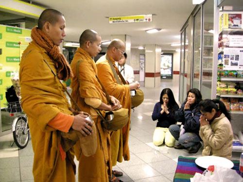 Thai Mönche in Berlin 2008