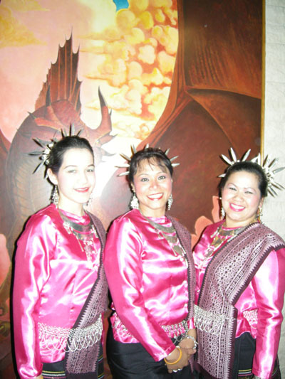 frohe Thaitänzerinnen in Berlin