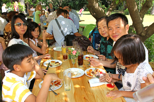Deutschen Botschaft in Bangkok - bei der Nikolaus-Feier