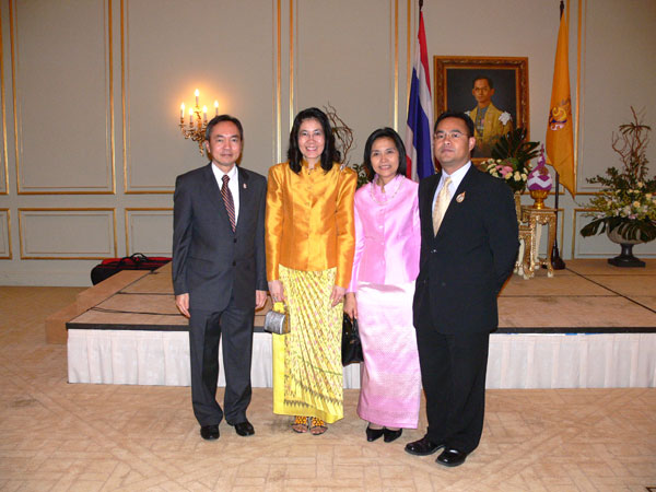 Des thailändischen Königs 82. Geburtstag in Berlin.