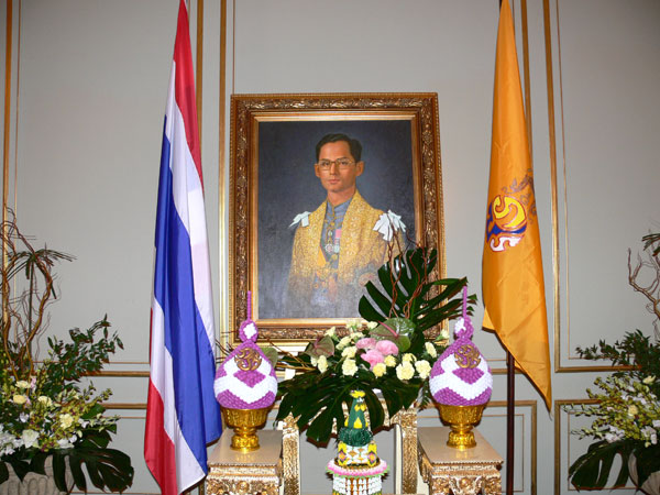 Des thailändischen Königs 82. Geburtstag in Berlin.