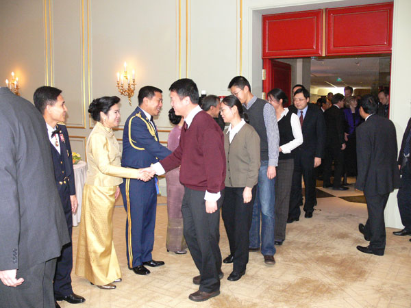 Des thailändischen Königs 82. Geburtstag in Berlin.