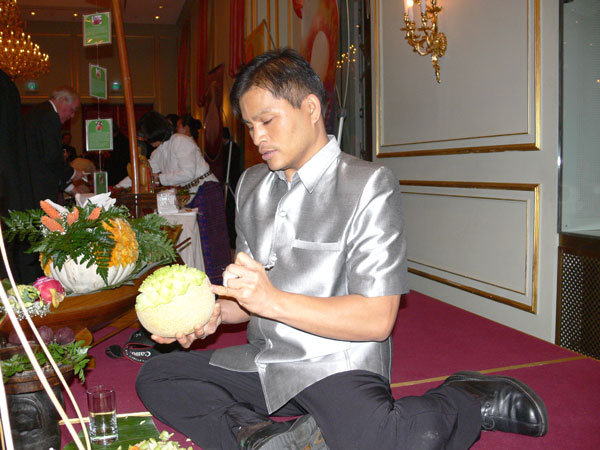Des thailändischen Königs 82. Geburtstag in Berlin.