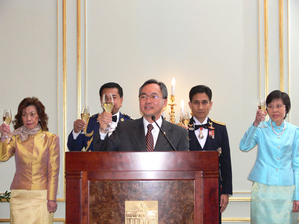 Toast des Botschafters beim Königs Geburtstag im Berliner Adlon.