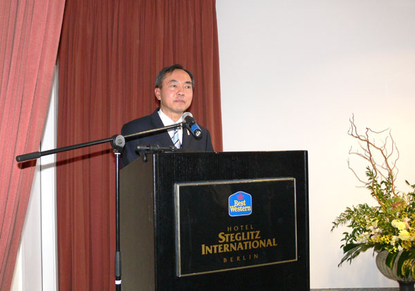 Ansprache des Botschafters bei der Feier des 82. Geburtstages des thailändischen Königs im Hotel Best Western. 