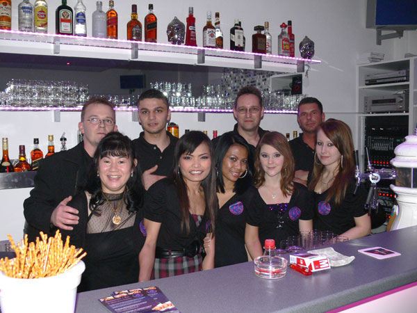 Das Team des "4Thai" bei der Eröffungs-Party.