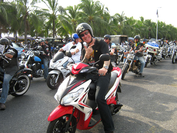 Bodo aus Berlin bei der Bikeweek in Bang Saen