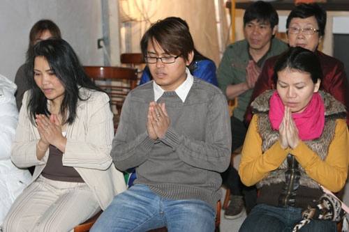 Weihe des EXCITE Musik-Café: Jimmy, Yad und Jeng, v.l.