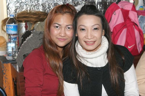 Kleine Bee mit Freundin, v.l.