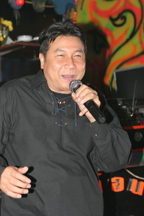 Thaisänger Tom Dundee in Berlin