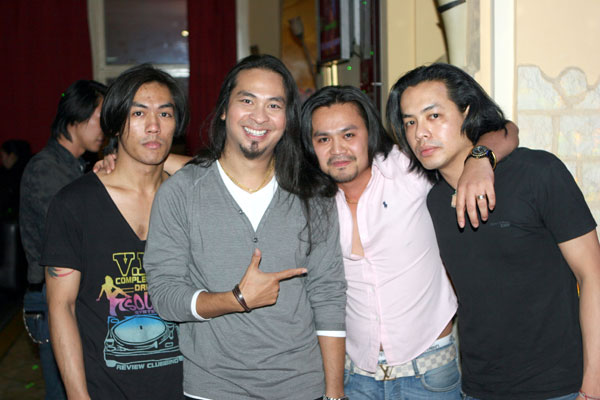 Konzert von Thaistar Hirock im Berliner Siam-Park