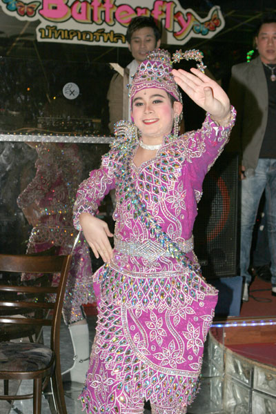 Thaitänzer Simon gibt sein Bestes