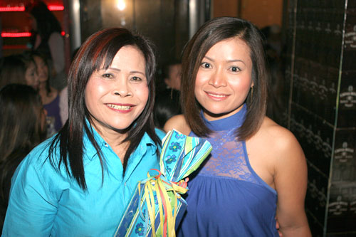 Farang-Titelmädchen 10-2008 mit der Mama