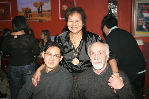 die beiden netten Chefs des Asia-Shop U-Bhf Fehrbelliner 2009