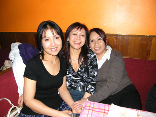 drei Thai-Schönheiten strahlen 2008