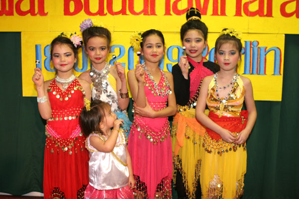 Thai-Kindertanzgruppe 2009