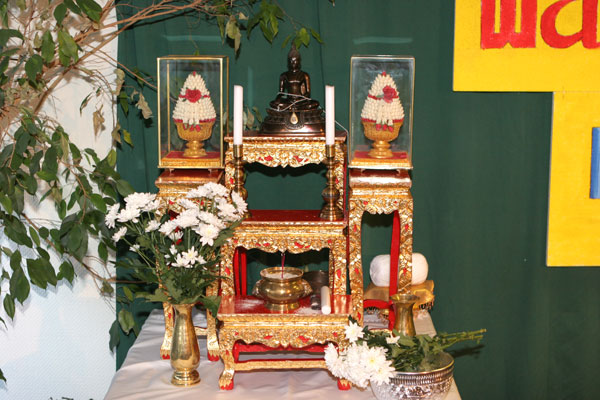 kleiner Altar mit Buddhafigur 2009