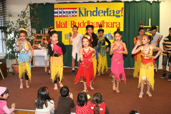 Kinder tanzen für Kinder 2009