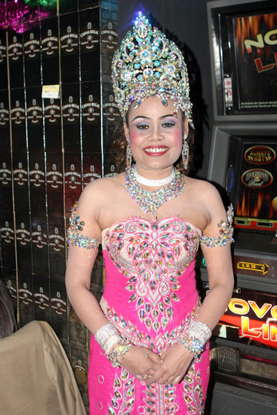 Aiw im klassischen Likee-Kostüm.