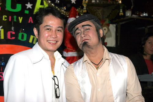 Chef Toi mit dem Comedian.