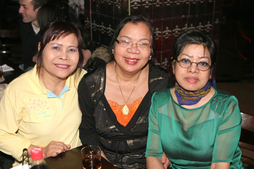 Frohe Gesichter bei den Thaifrauen beim Julklapp im R.C.A.