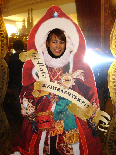 Thaifrau Kik im KaDeWe.