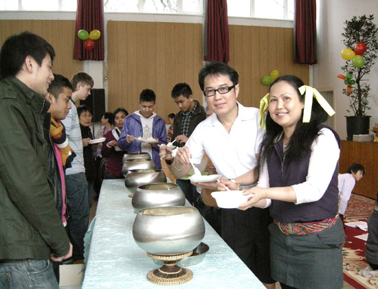 Frau Oh und Toi vom R.C.A. moderierten diese Veranstaltung.