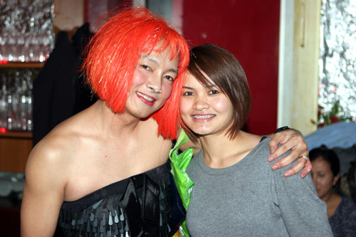 Feiern bis die Haare rot werden.