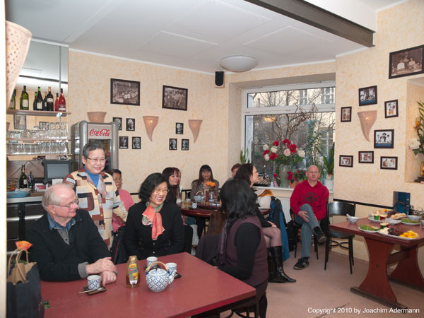 Bei der Weihe in DAOs Home Style Kitchen in Berlin