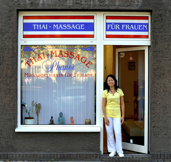 Die Chefin der Phanor Thaimassage nur für Frauen