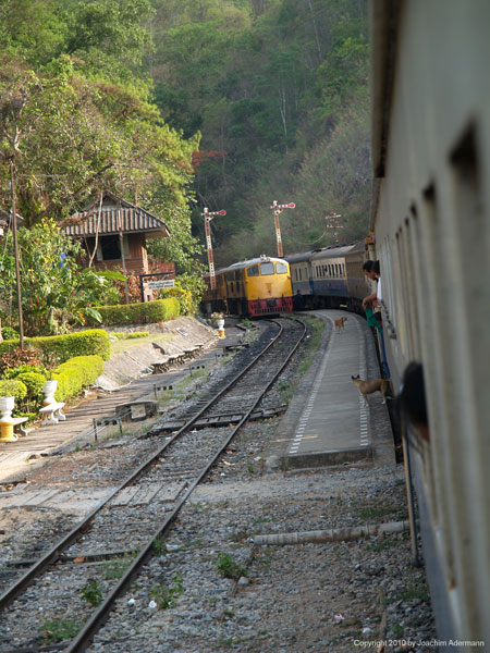 Vor der Einfahrt in den Tunnel