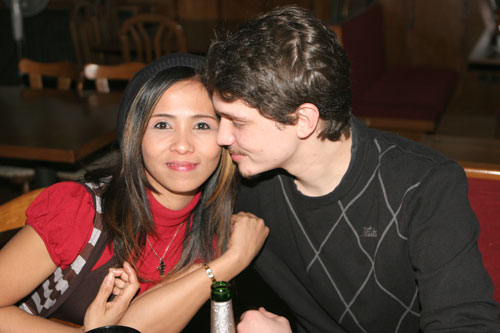 Schönes Thai-Farang-Paar