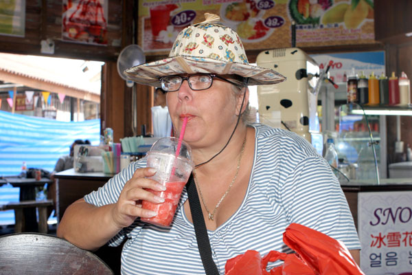 Pattaya Floating Market tina