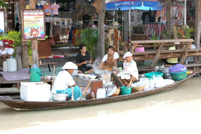Typisch im Floating Market von Pattaya.