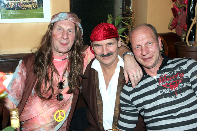 Wilde Typen bei der Party im Brienzer Eck.