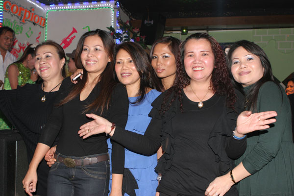 Beim Konzert von Laawan Jarnphen im Berliner Scorpion