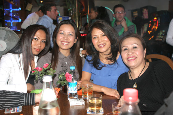 Beim Konzert von Laawan Jarnphen im Berliner Scorpion