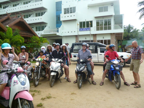 Eine Tour mit den Mopeds über Ko Chang