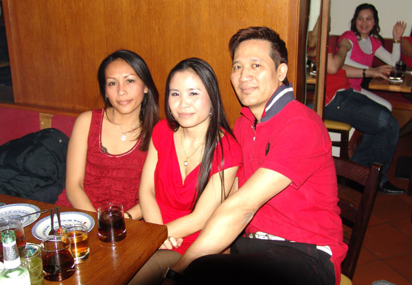 Thai-Trio in Rot