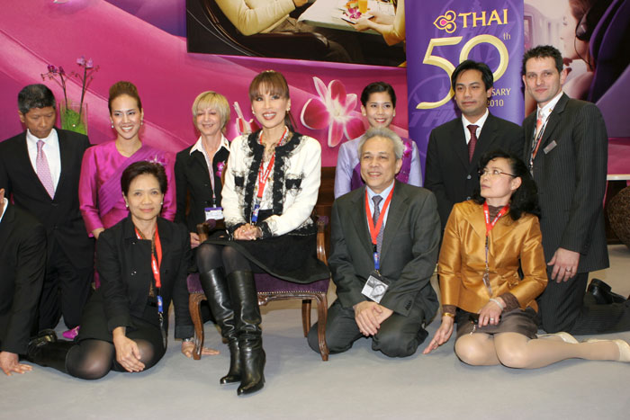 IKH Prinzessin Ubol Ratana am Stand der THAI, die ihr 50. Jubiläum feiert
