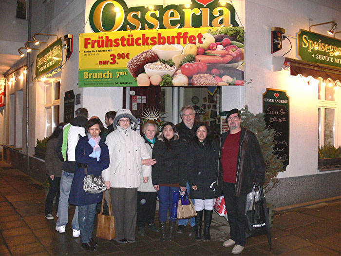 Grosses Abendessen in einem besonderen Berliner Restaurant