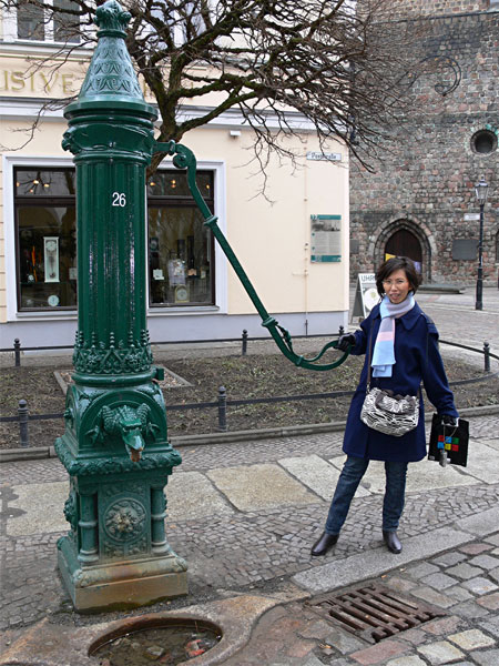 Khun Chuleepan im Berliner Nikolai-Viertel