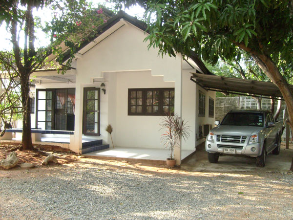 FARANG Reporter Winnys Heim und Fahrzeug im Seebad - alles gemietet