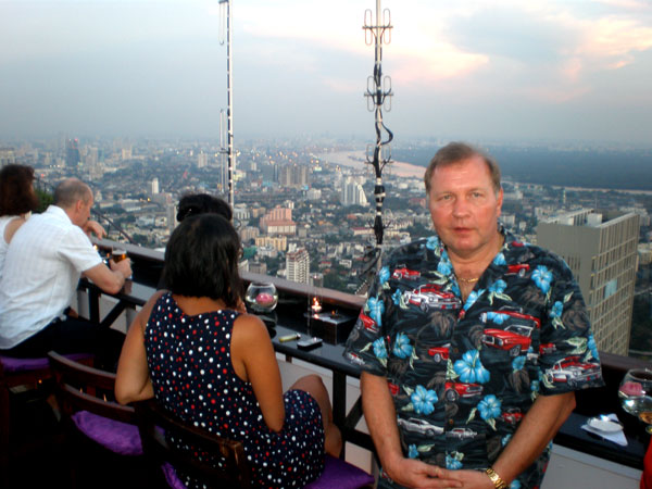 Unser Autor Ulrich Nuoffer auf dem BANYAN-TREE-Hotel