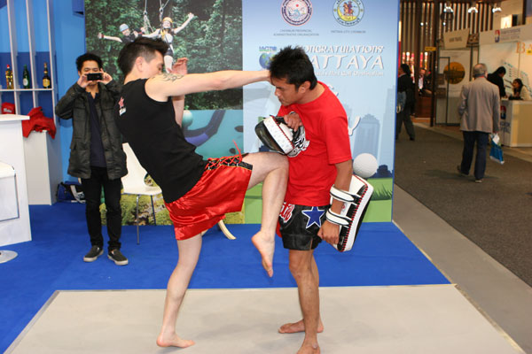 Muay Thai Boxer auf der ITB 2012 in Berlin