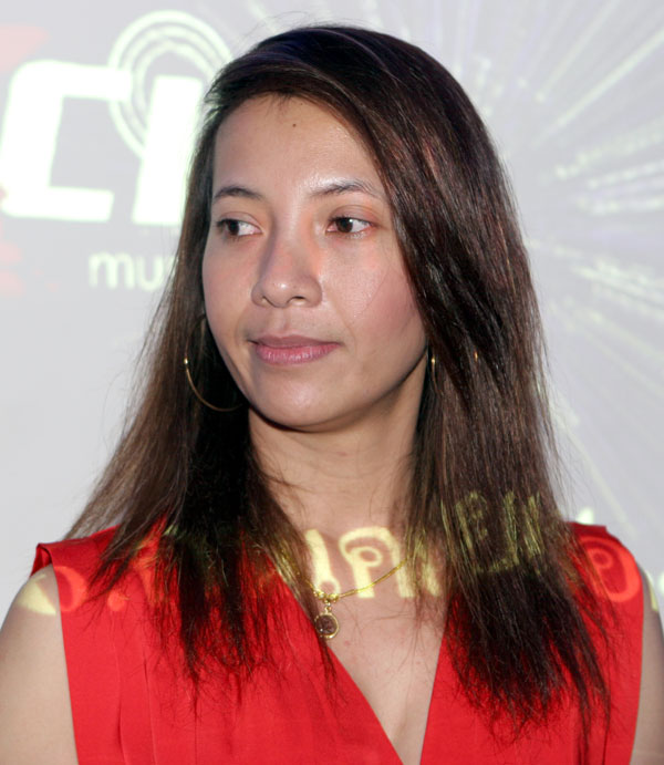 Thaifrau Ae - charmant, in sich gekehrt und wirklich schön auf den zweiten Blick